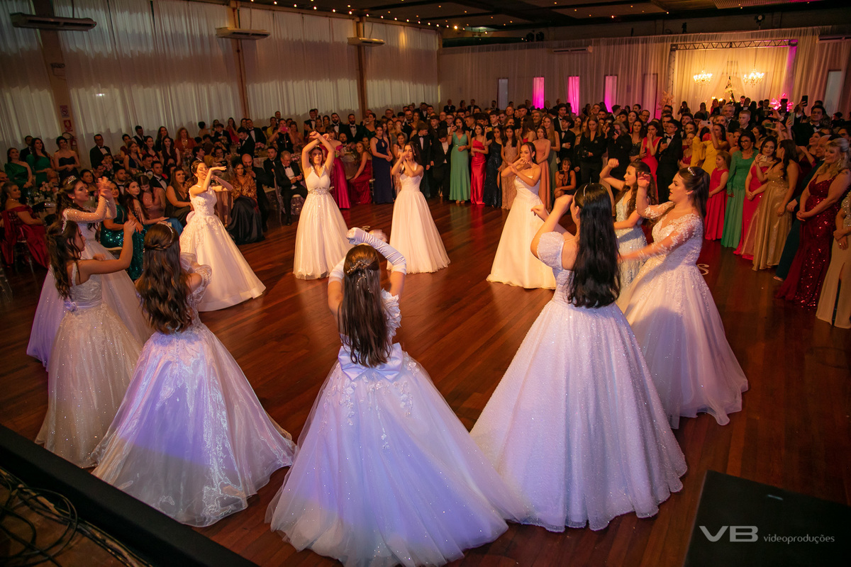 Baile de Debutantes 2023, na SOAL, cobertura de VB Vídeo Produções, dança das debutantes