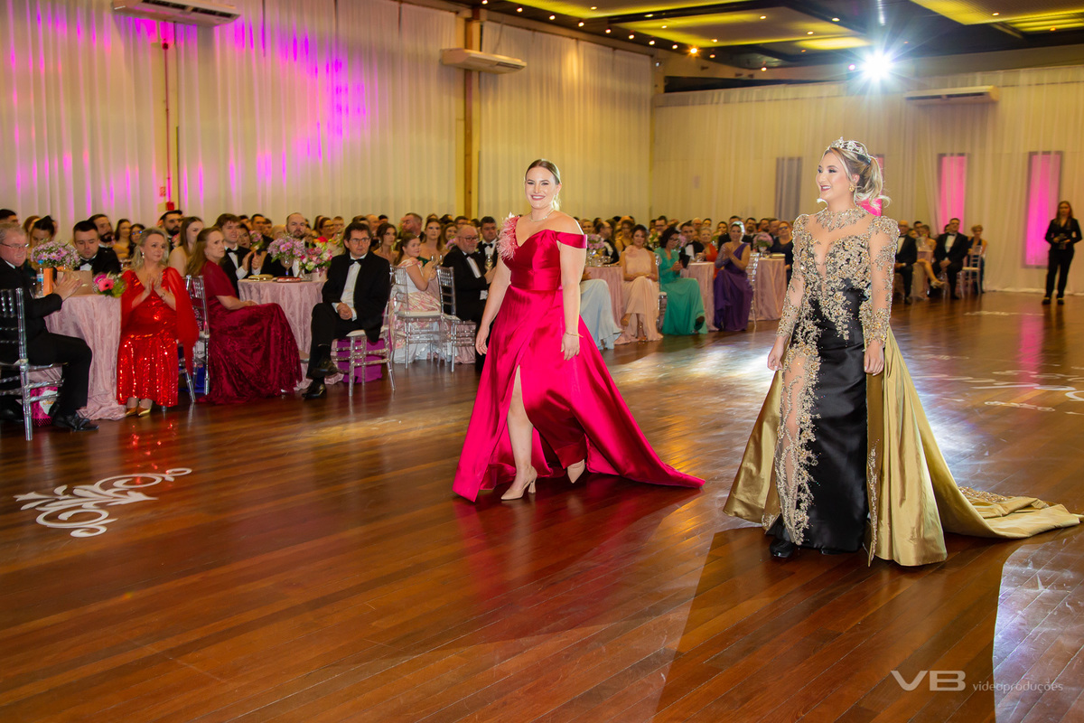 Coroação da Soberana da SOAL 2023/2024 Sofie Scarton Owes