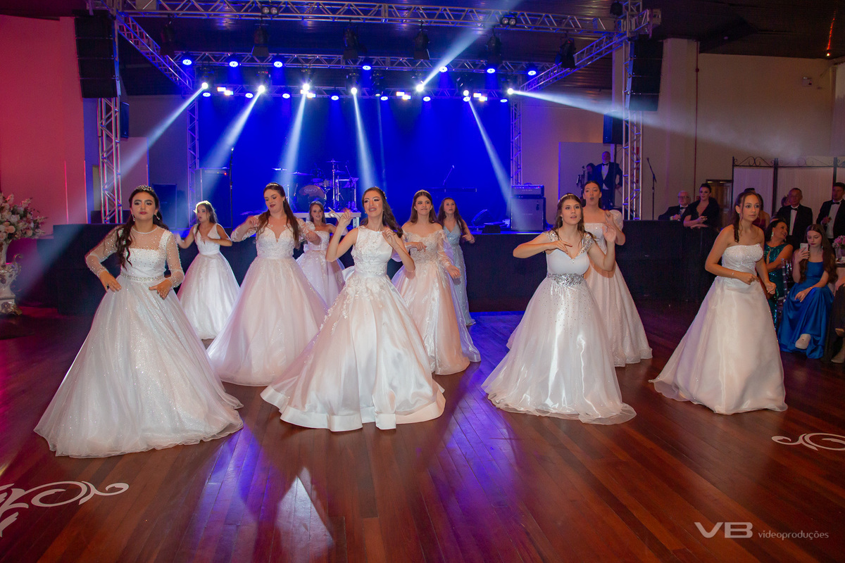 Baile de Debutantes 2023, na SOAL, cobertura de VB Vídeo Produções, dança das debutantes