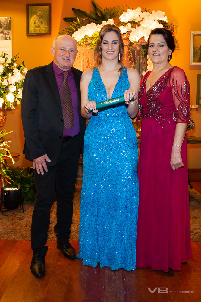 Festa de formatura em Medicina, de Manuela Christianetti, no Paradouro Mascaron em Vila Flores, evento realizado pela VB Vídeo Produções, fotos com os pais