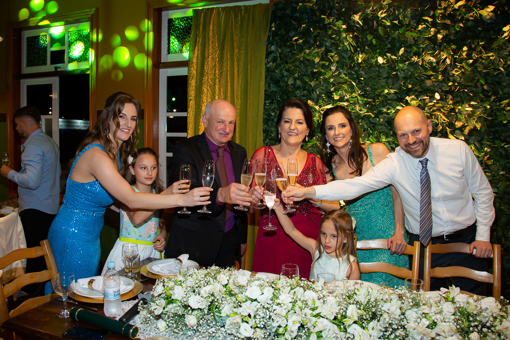Festa de formatura em Medicina, de Manuela Christianetti, no Paradouro Mascaron em Vila Flores, evento realizado pela VB Vídeo Produções, brinde de formatura