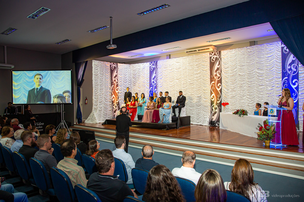 Formatura Colégio Dosolina Boff no Auditório Municipal de Vila Flores, produção de VB Vídeo Produções