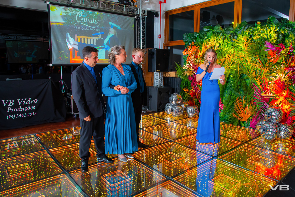 Festa de Formatura Camile Bissani, no Espaço de Eventos Dom Vital, na Sociedade Alfredochavense em Veranópolis, produção de VB Vídeo Produções
