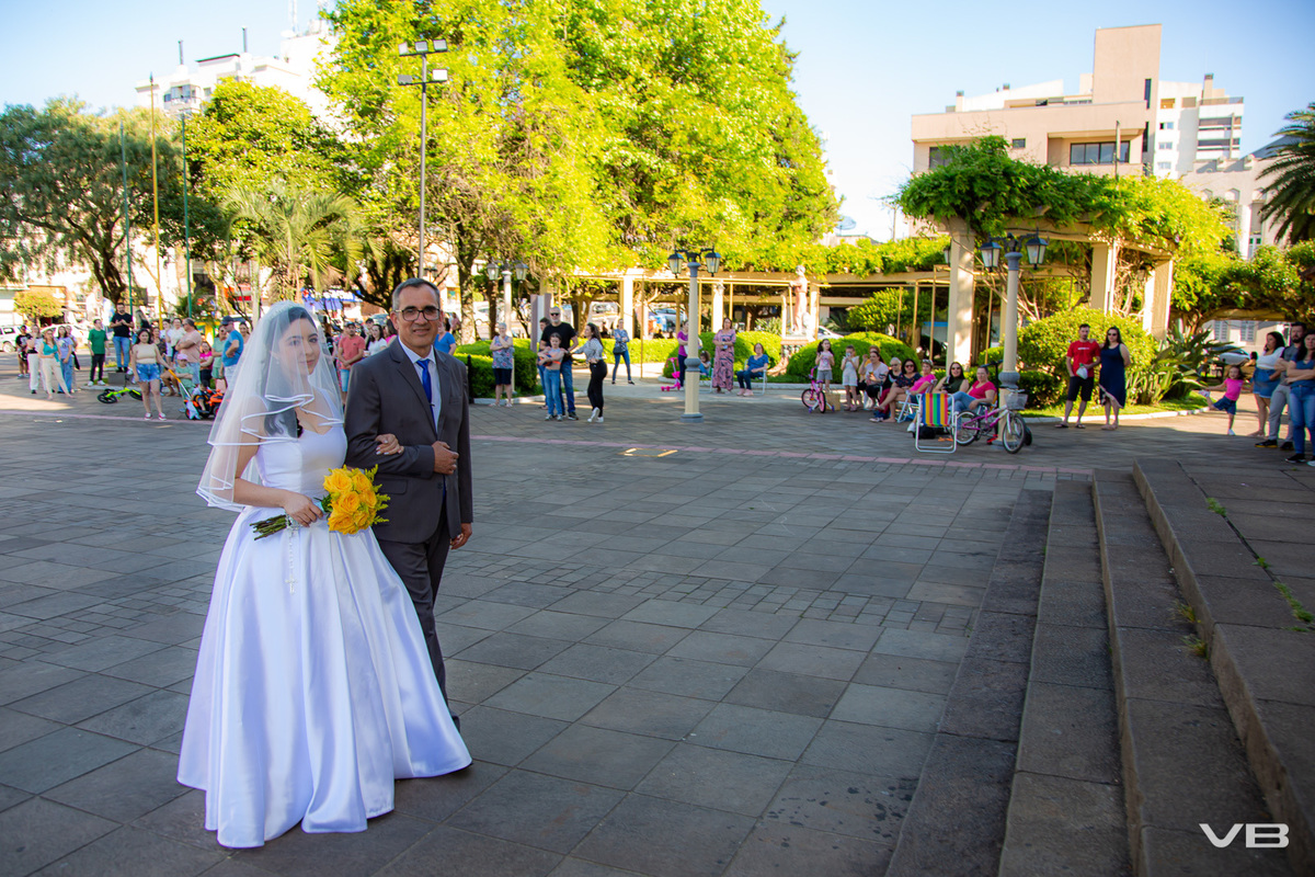 Casamento de Endrew e Brenda na Igreja Matriz de Veranópolis, cobertura fotográfica de VB Vídeo Produções