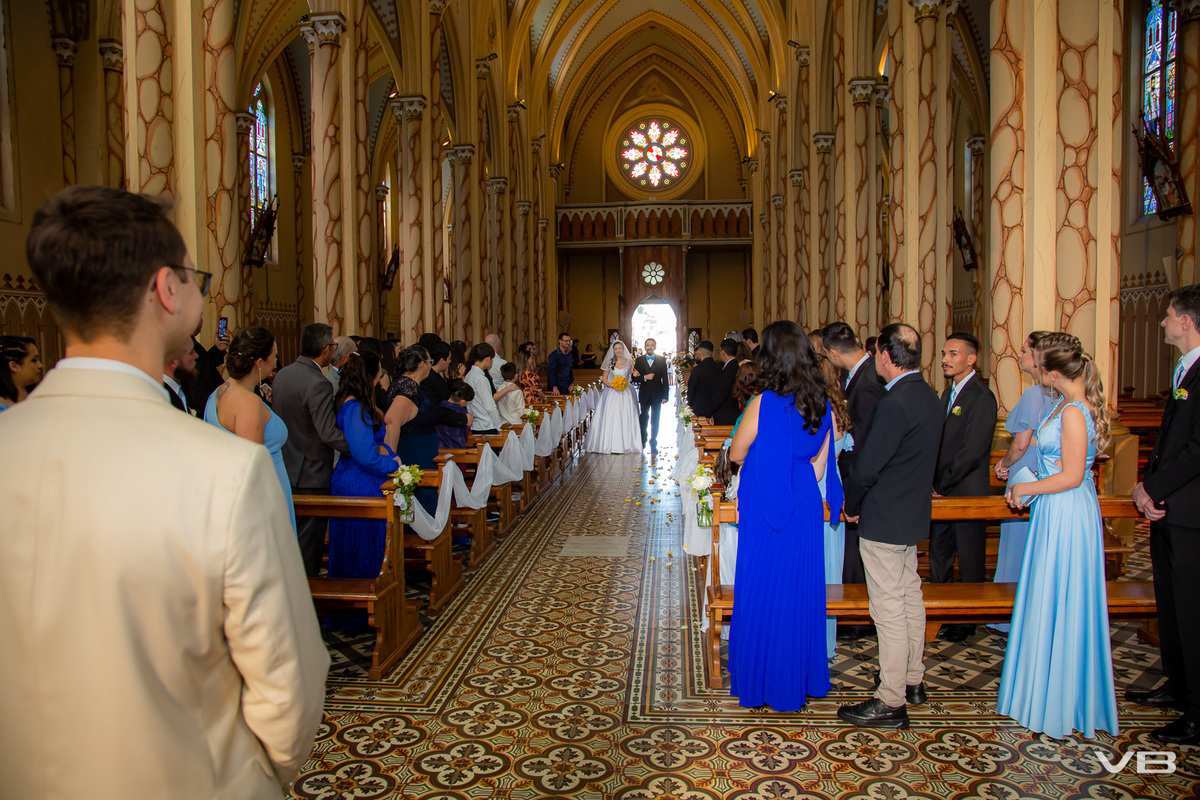 Casamento de Endrew e Brenda na Igreja Matriz de Veranópolis, cobertura fotográfica de VB Vídeo Produções