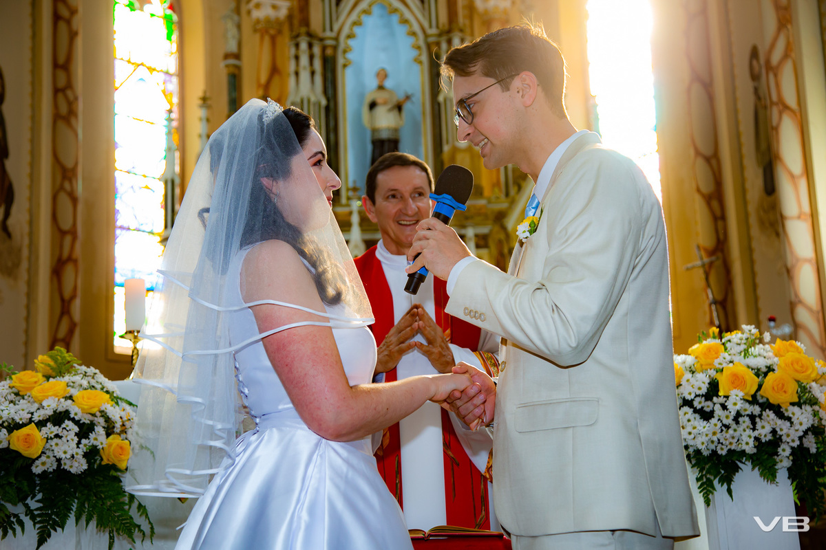 Casamento de Endrew e Brenda na Igreja Matriz de Veranópolis, cobertura fotográfica de VB Vídeo Produções
