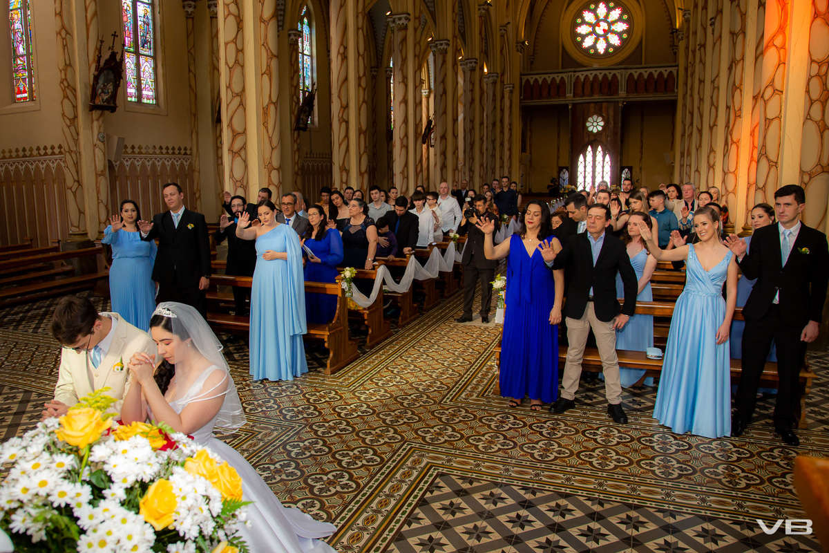 Casamento de Endrew e Brenda na Igreja Matriz de Veranópolis, cobertura fotográfica de VB Vídeo Produções