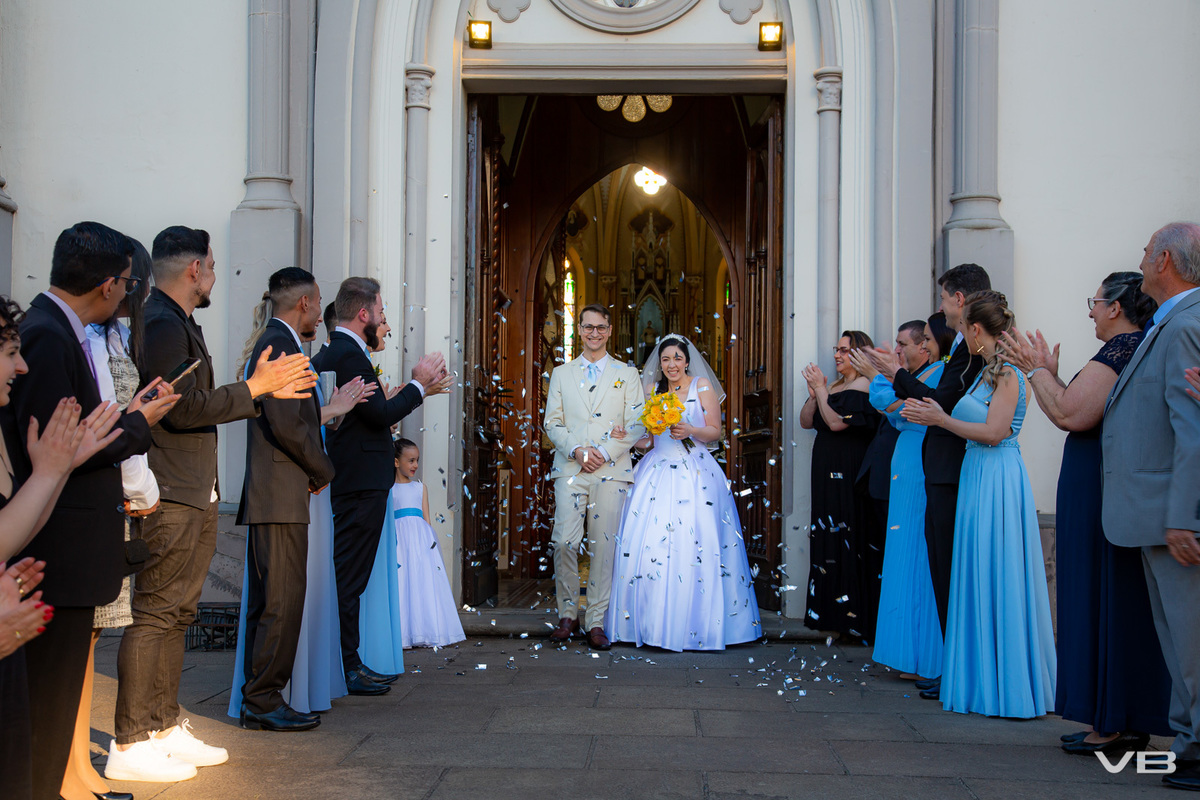 Casamento de Endrew e Brenda na Igreja Matriz de Veranópolis, cobertura fotográfica de VB Vídeo Produções