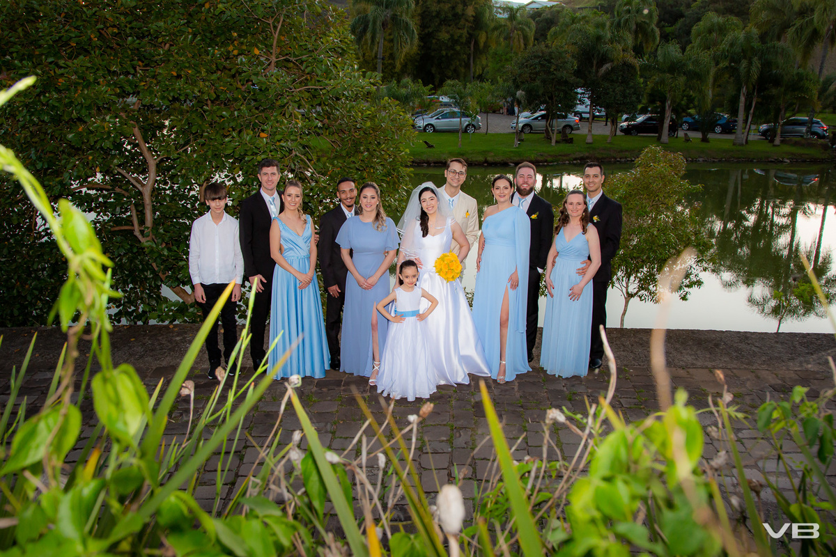 Casamento de Endrew e Brenda na Igreja Matriz de Veranópolis, cobertura fotográfica de VB Vídeo Produções, recepção no Lagos Vila Parque em Vila Flores