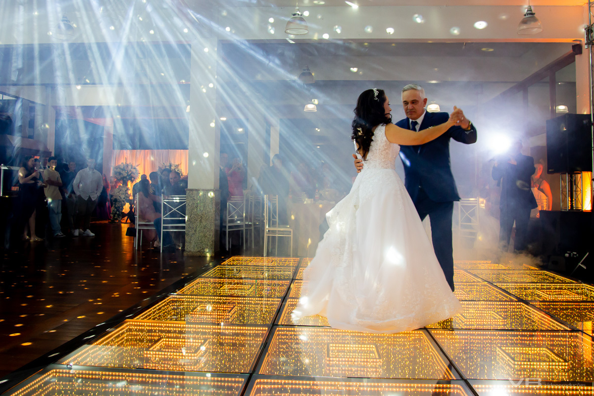 samento Juliano e Simone, SOAL - Espaço de Eventos Dom Vital,  cobertura de VB Vídeo Produções, valsa dos noivos, pista de LED