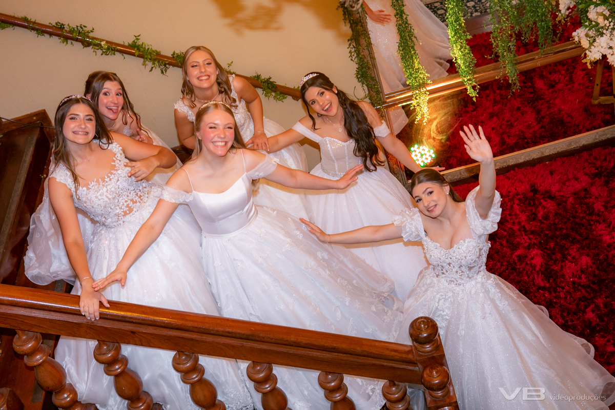 Debut 2024 Sociedade Alfredochavense, Veranópolis.
VB Vídeo Produções, debutantes