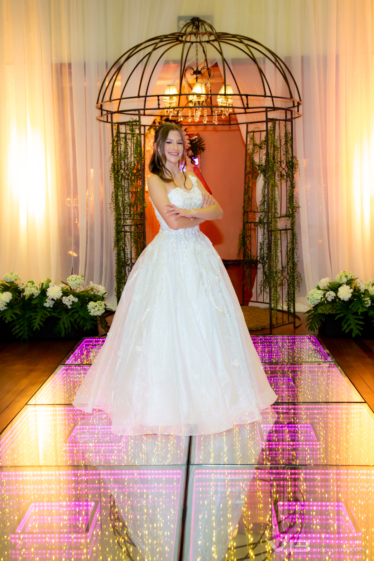 Debut 2024 Sociedade Alfredochavense, Veranópolis.
VB Vídeo Produções, Marcelle Turra