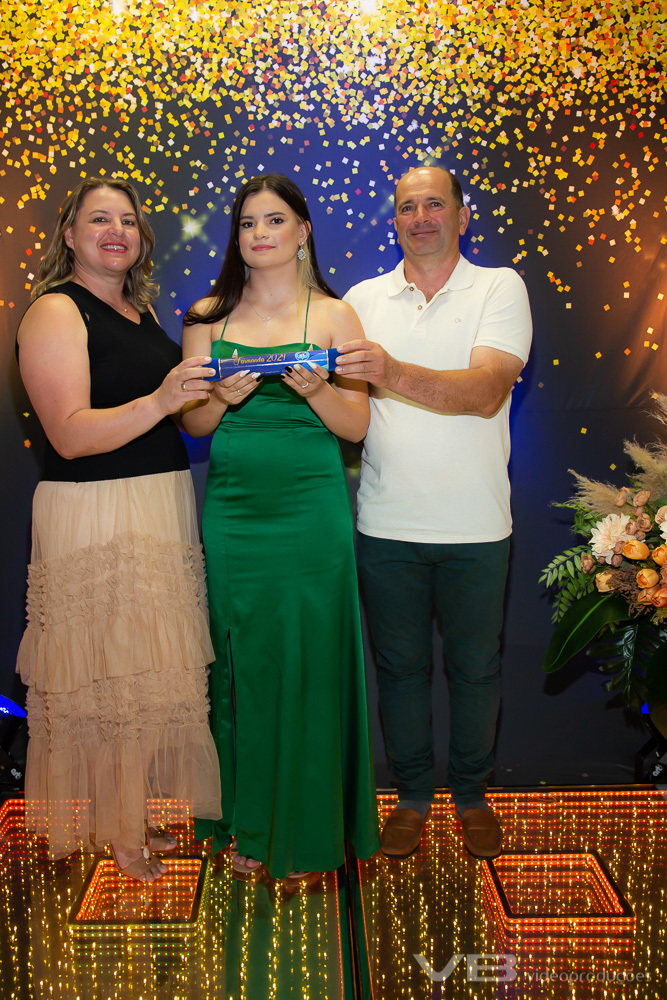 Formatura Dosolina Boff, 2024, no Auditório Municipal de Vila Flores, estrutura completa de VB Vídeo Produções.