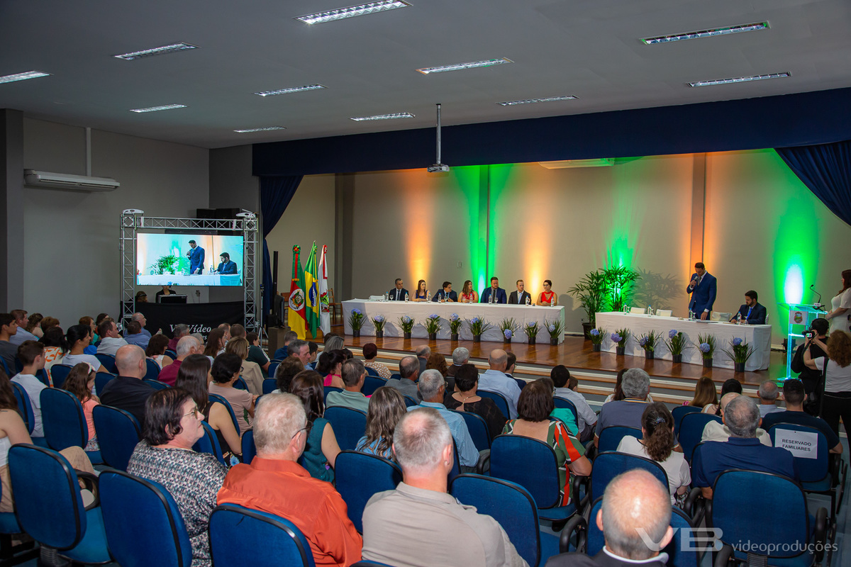 Cerimônia de Posse do Prefeito, vice-prefeita e vereadores de Vila Flores em 01 de janeiro de 2025.