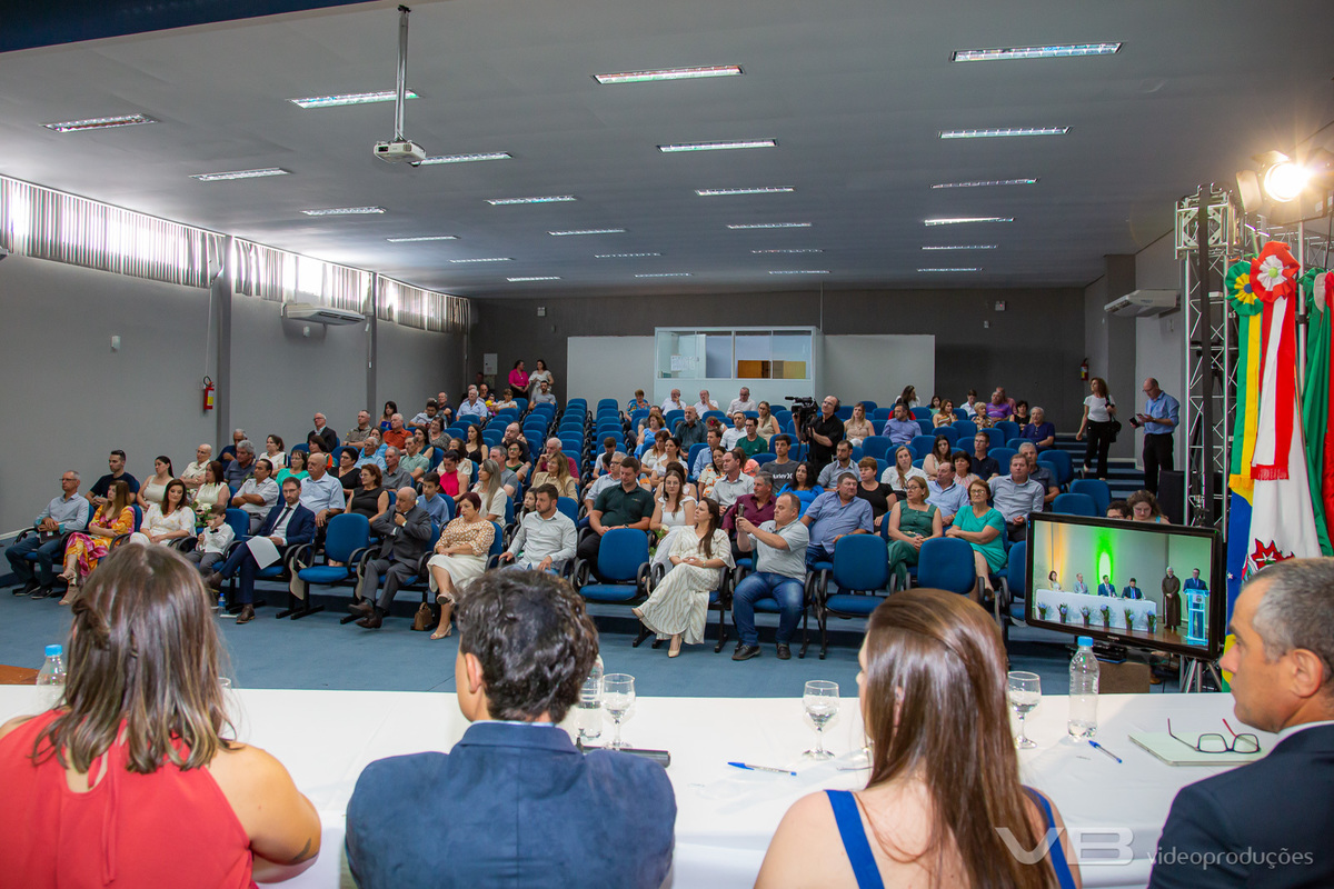 Cerimônia de Posse do Prefeito, vice-prefeita e vereadores de Vila Flores em 01 de janeiro de 2025.