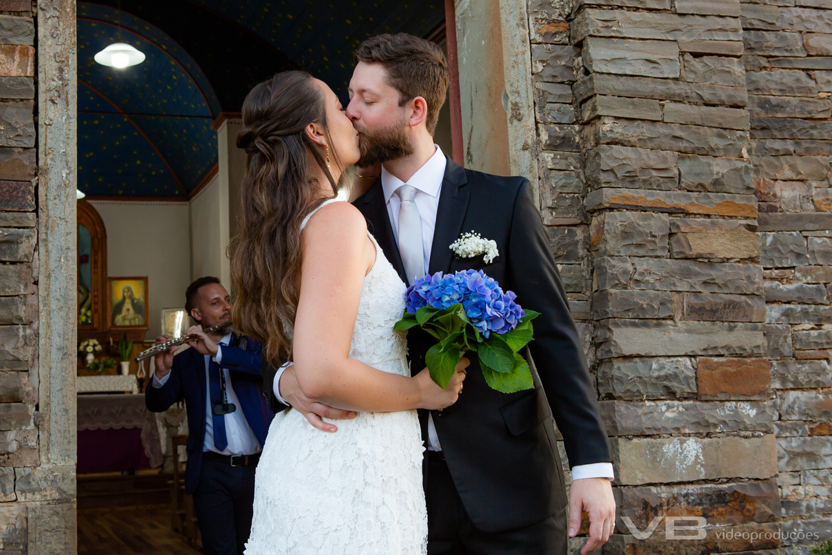 Casamento Karen e Pedro na Igreja de Pedra São Jorge em Vila Flores, video, foto e som da VB Vídeo Produções