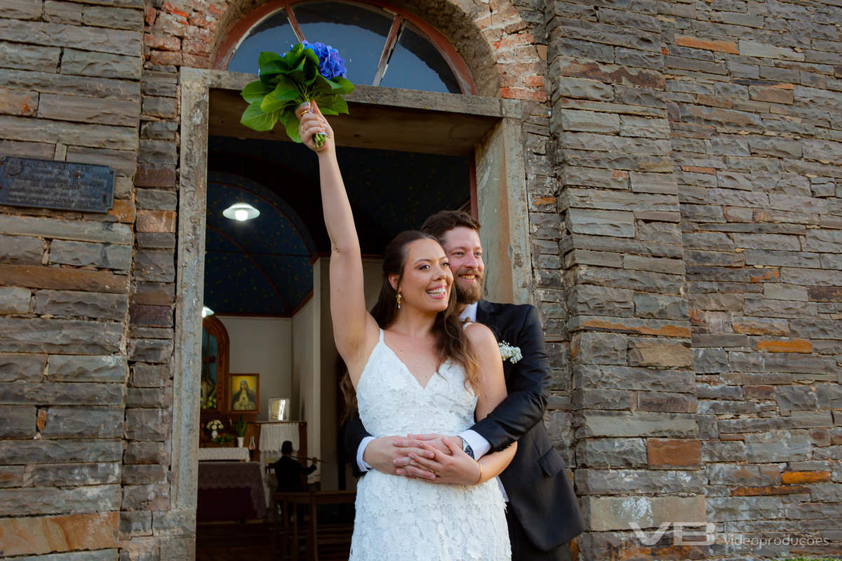 Casamento Karen e Pedro na Igreja de Pedra São Jorge em Vila Flores, video, foto e som da VB Vídeo Produções