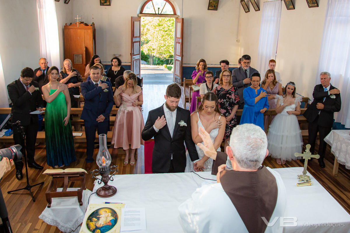 Casamento Karen e Pedro na Igreja de Pedra São Jorge em Vila Flores, video, foto e som da VB Vídeo Produções