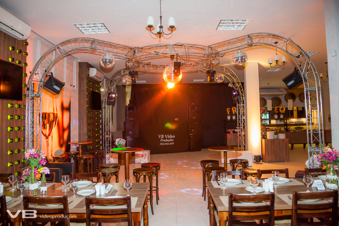 Festa de formatura Franciele Furlaneto - sonorização festa de formatura - iluminação festa de formatura - iluminação cênica - fotos de formatura- som e dj para festa de formatura 