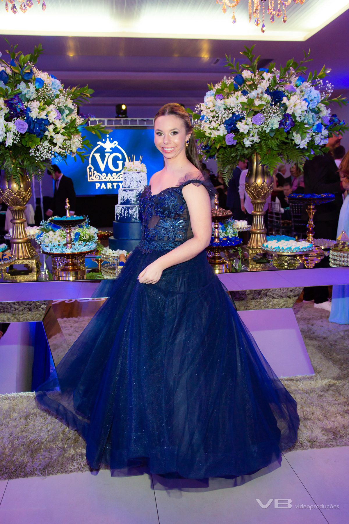 Aniversário de 15 anos Vittoria Giugno no Clube Caça e Pesca de Veranópolis. Estrutura de Vídeo, foto, sonorização, painel de LED, iluminação cênica e de pista da VB Vídeo Produções, DJ Camile Bissani.