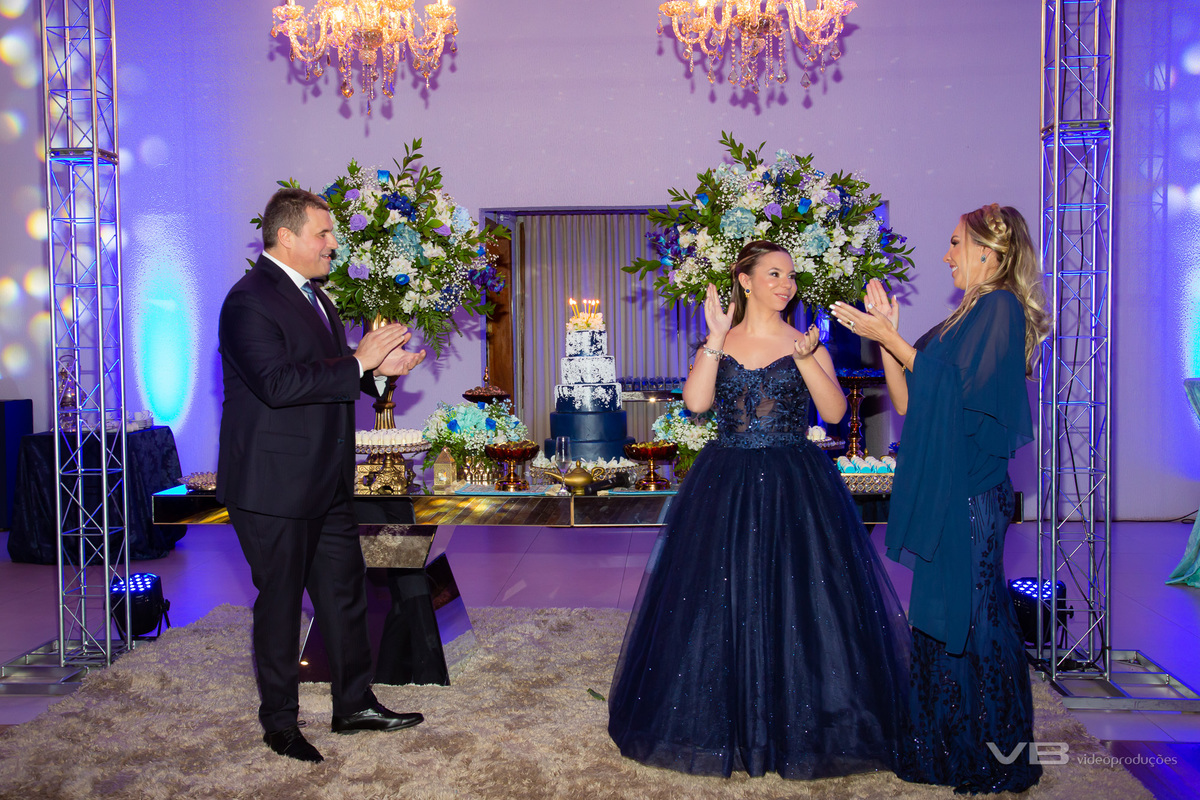 Aniversário de 15 anos Vittoria Giugno no Clube Caça e Pesca de Veranópolis. Estrutura de Vídeo, foto, sonorização, painel de LED, iluminação cênica e de pista da VB Vídeo Produções, DJ Camile Bissani.