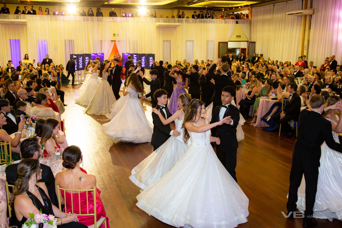 Baile de Debutantes SOAL 2025, Veranópolis, produção de VB Vídeo Produções