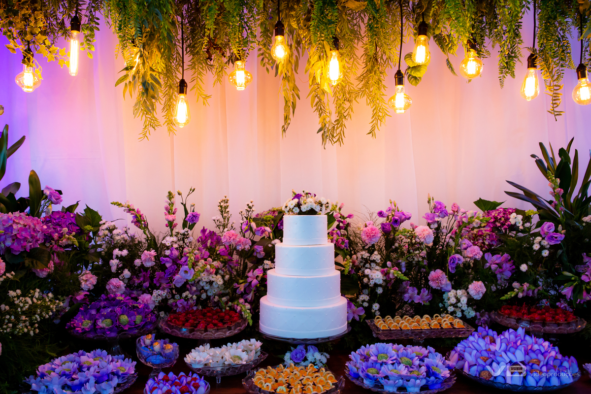 Casamento Edgar de Villa e Káthia Benedetti, na Gruta Nossa Senhora de Lourdes em Veranópolis, festa no Espaço de Eventos do Restaurante Dom Vital na SOAL, fotos, sonorização e iluminação cênica de VB Vídeo Produções, DJ Camile Bissani