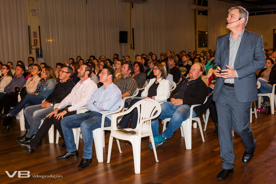 Fórum do Desenvolvimento com palestra de Rogério Gava