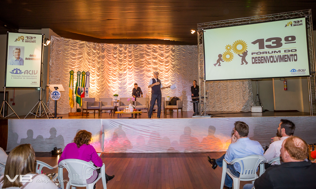 13 Fórum do Desenvolvimento 2017 de Veranópolis com Caco Barcellos