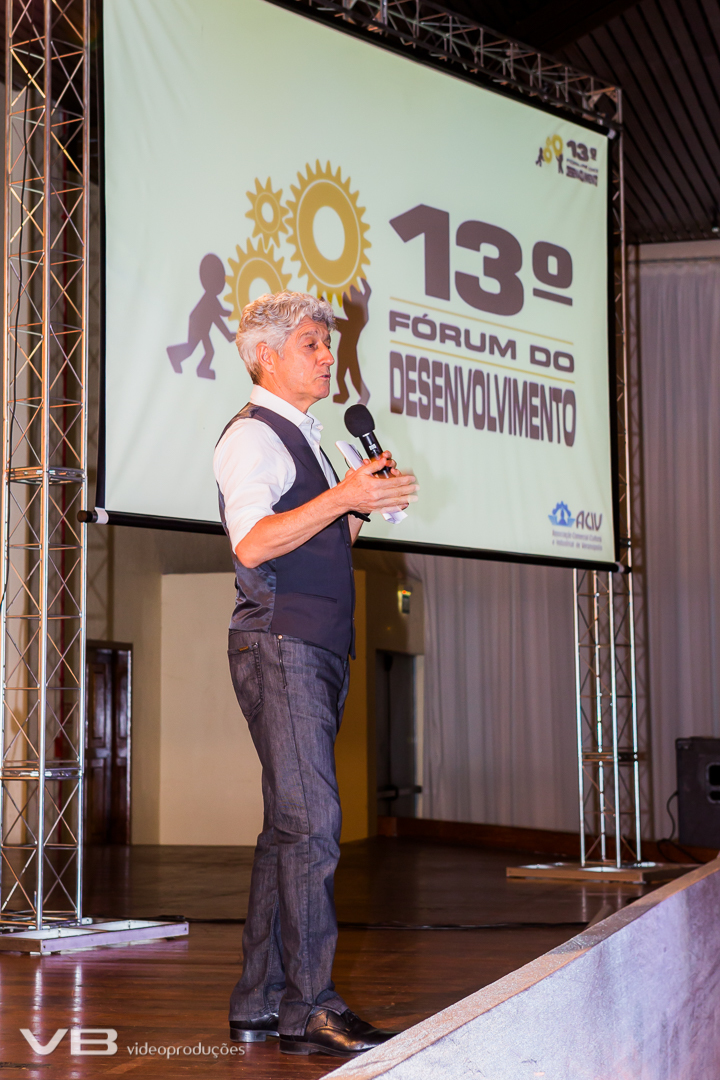 Profissão Repórtes, Caco Barcellos palestra em Veranópolis