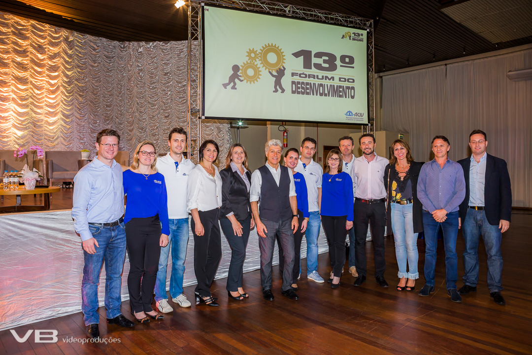 Equipe ACIV de Veranópolis com Caco Barcellos no 13º Fórum de Desenvolvimento