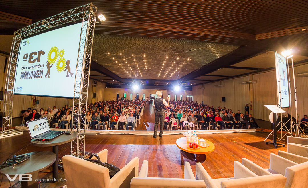 ACIV e 13º Fórum do Desenvolvimento de Veranópolis, com palestra de Caco Barcellos