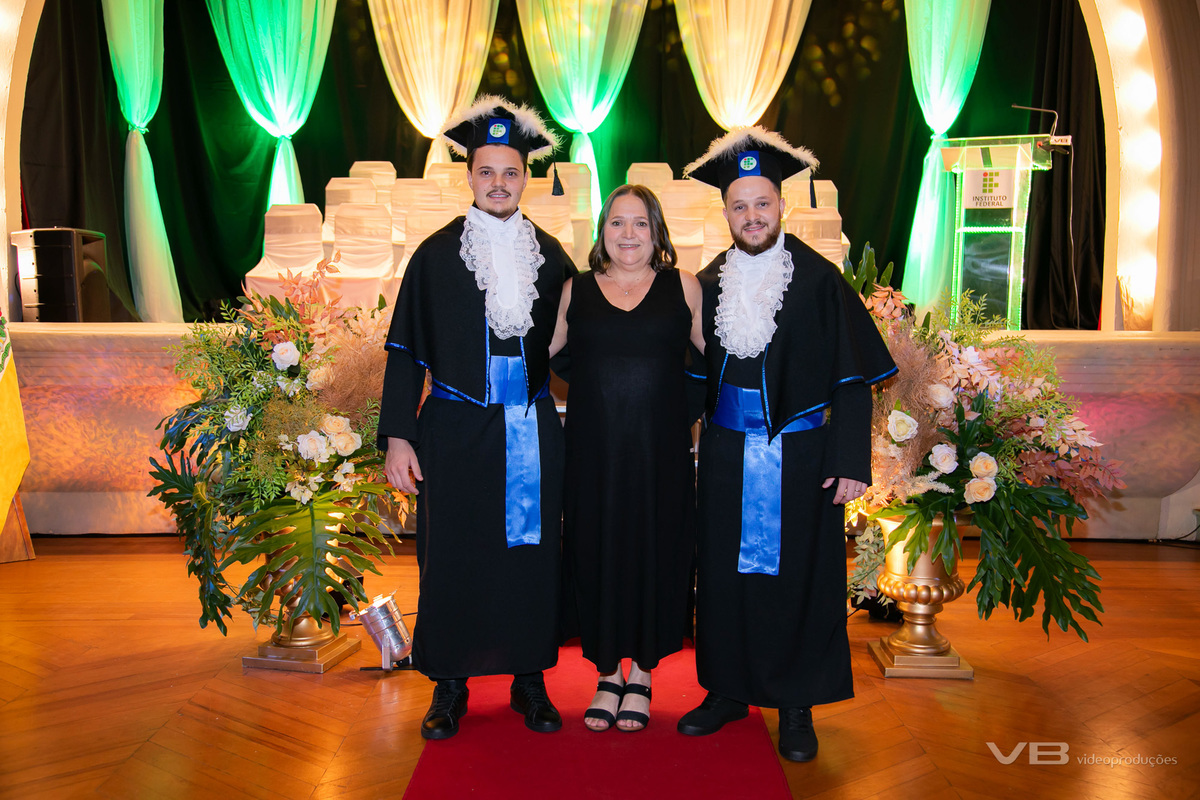 Formatura dos Cursos Superiores do IFRS de Veranópolis, na Casa da Cultura, produção de VB Vídeo Produções