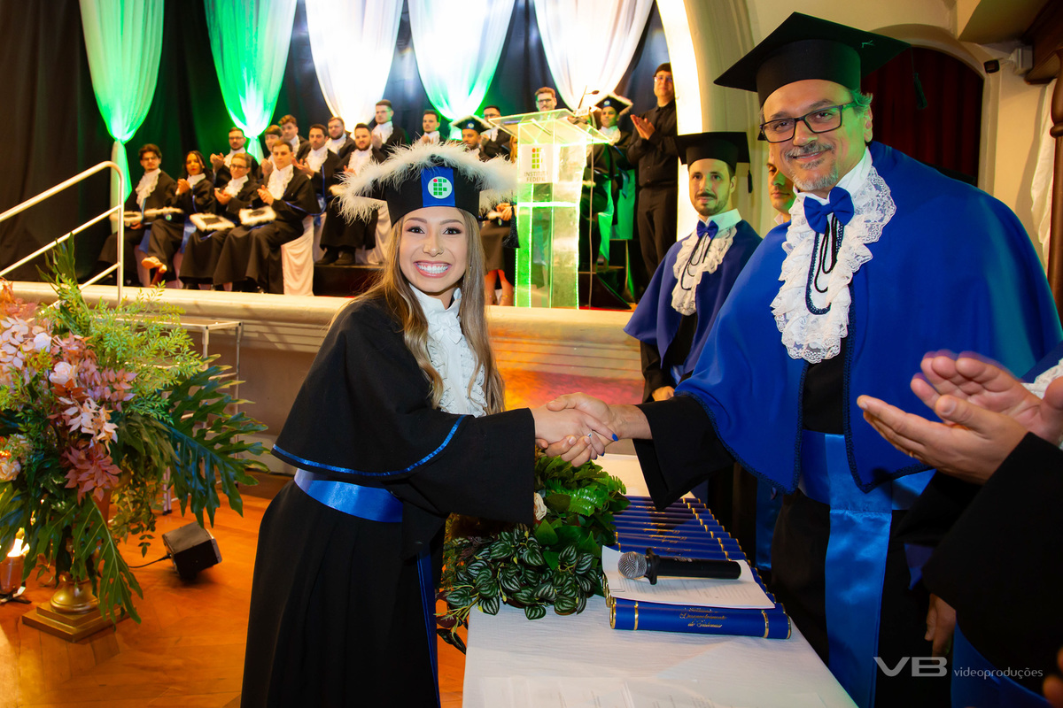Formatura dos Cursos Superiores do IFRS de Veranópolis, na Casa da Cultura, produção de VB Vídeo Produções