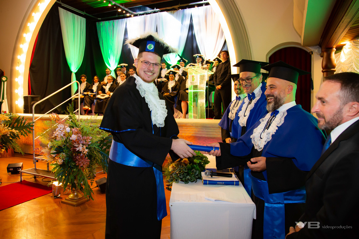 Formatura dos Cursos Superiores do IFRS de Veranópolis, na Casa da Cultura, produção de VB Vídeo Produções