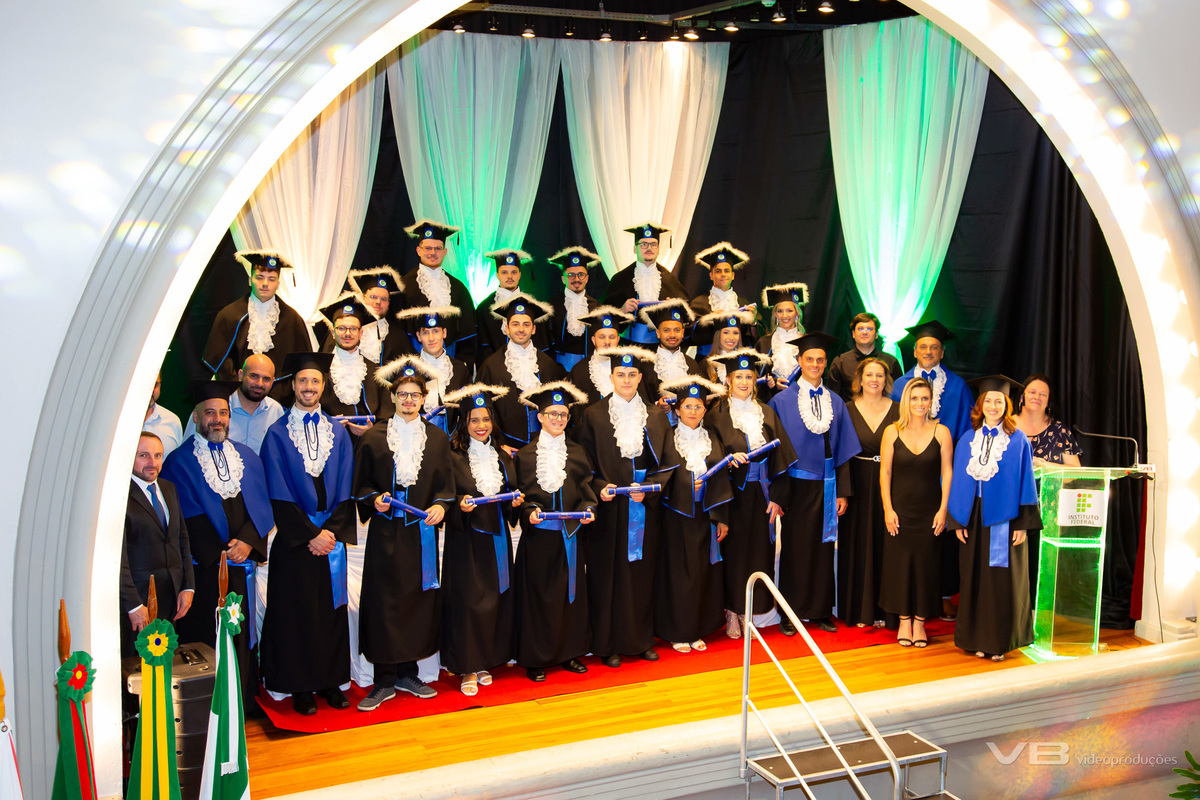 Formatura dos Cursos Superiores do IFRS de Veranópolis, na Casa da Cultura, produção de VB Vídeo Produções