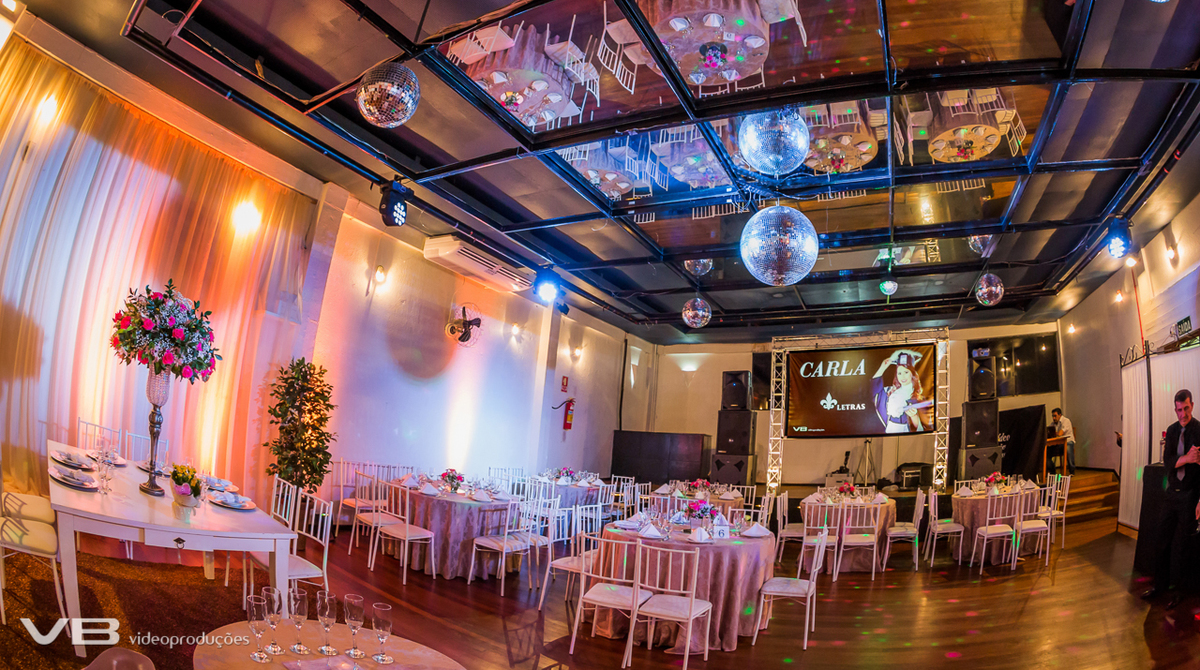 Estrutura da Festa com efeitos de iluminação e iluminação cênica na Soal em Veranópolis