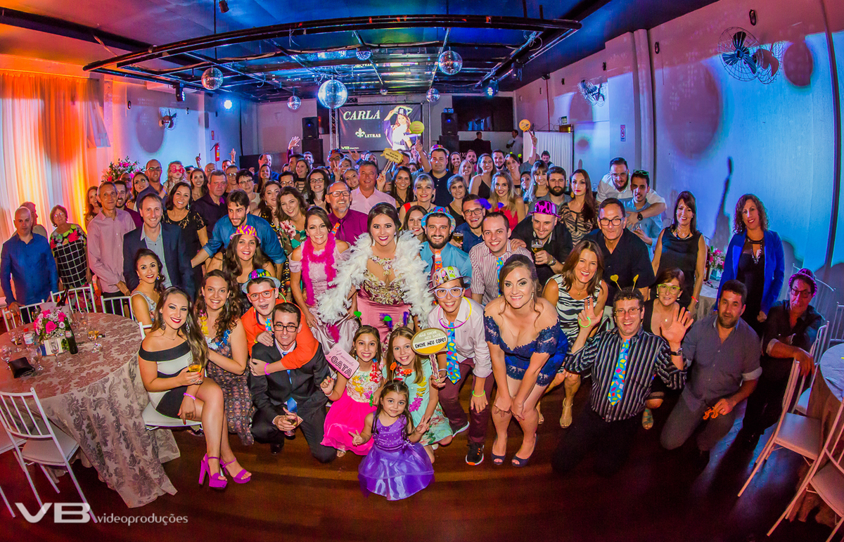 Convidados na festa de formatura Carla Moroso