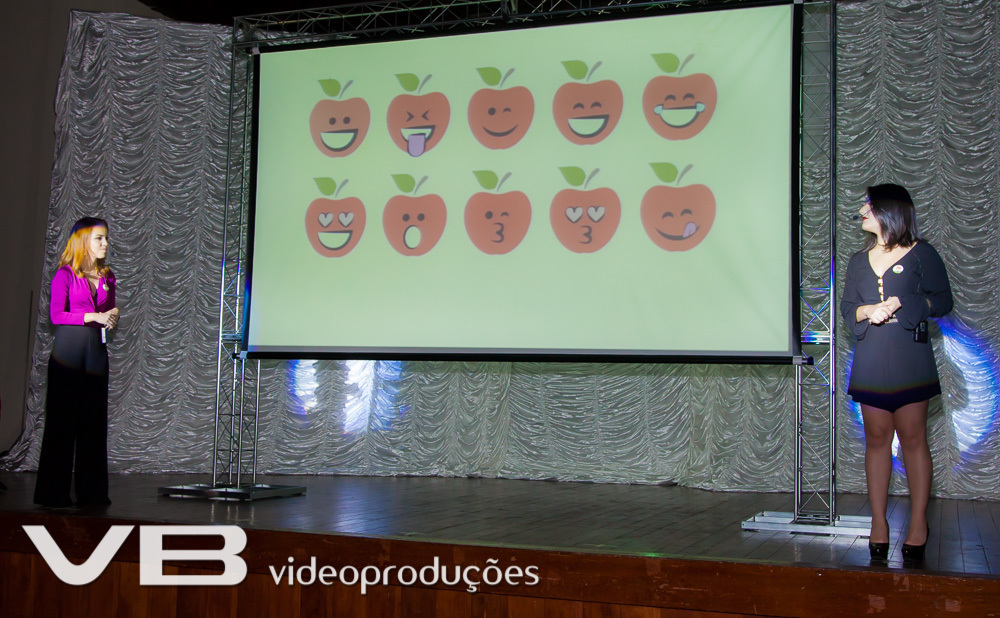 Equipe V Propaganda apresentado emojis da 10 Femaçã