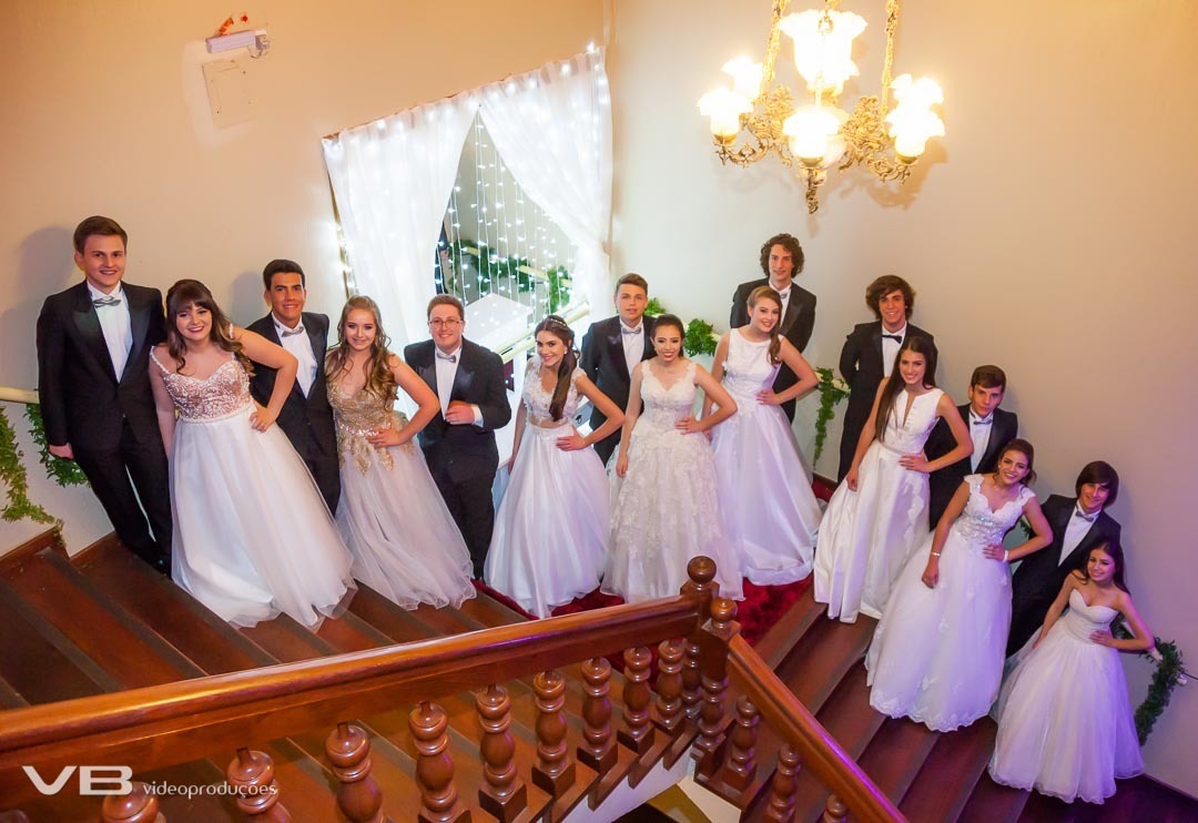 Debutantes SOAL com seus pares