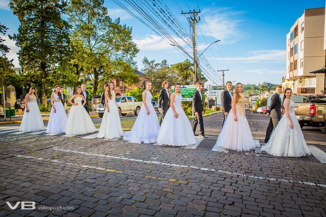 Debutantes da Avenida Julio de Castilhos em Veranópolis