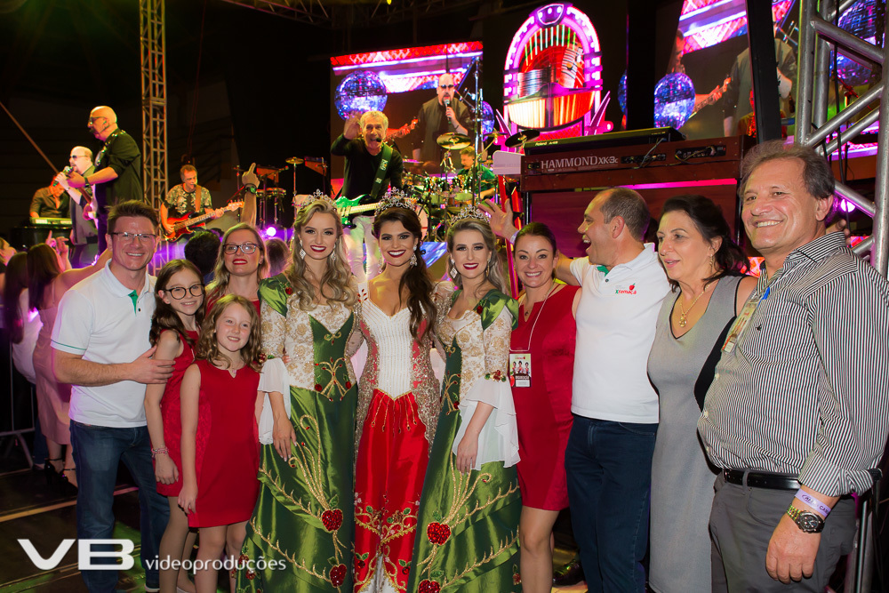 Corte da Femaçã no show do Roupa Nova