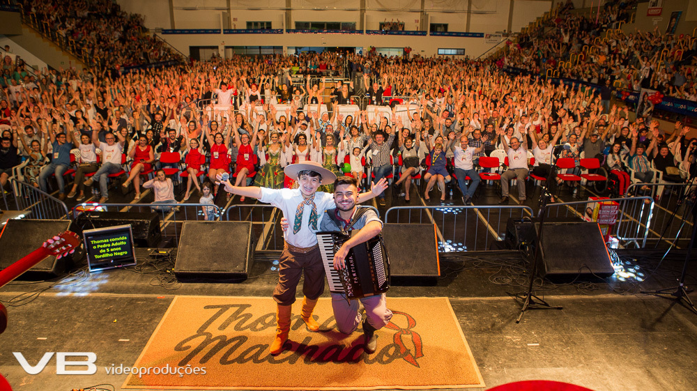 X Femaçã em Veranópolis, cobertura da VB Vídeo Produções, show com Thomas Machado