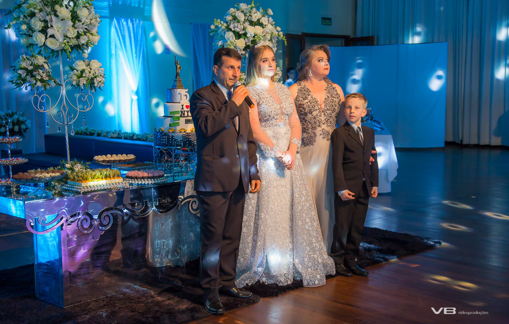 Festa de 15 anos da Camile, na SOAL, em Veranópolis, evento realizado e produzido pela VB Vídeo Produções