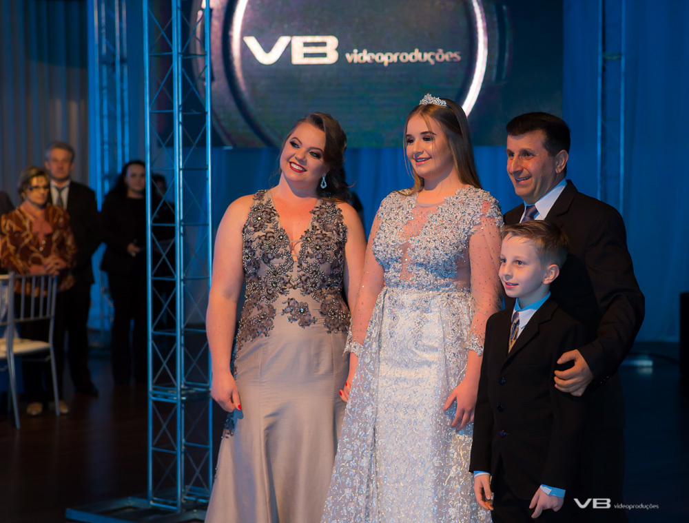 Festa de 15 anos da Camile, na SOAL, em Veranópolis, evento realizado e produzido pela VB Vídeo Produções