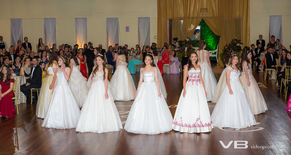 Desfile coletivo das Debutantes SOAL 2019