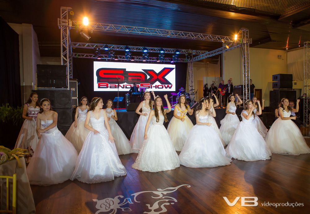 Dança das debutantes da SOAL