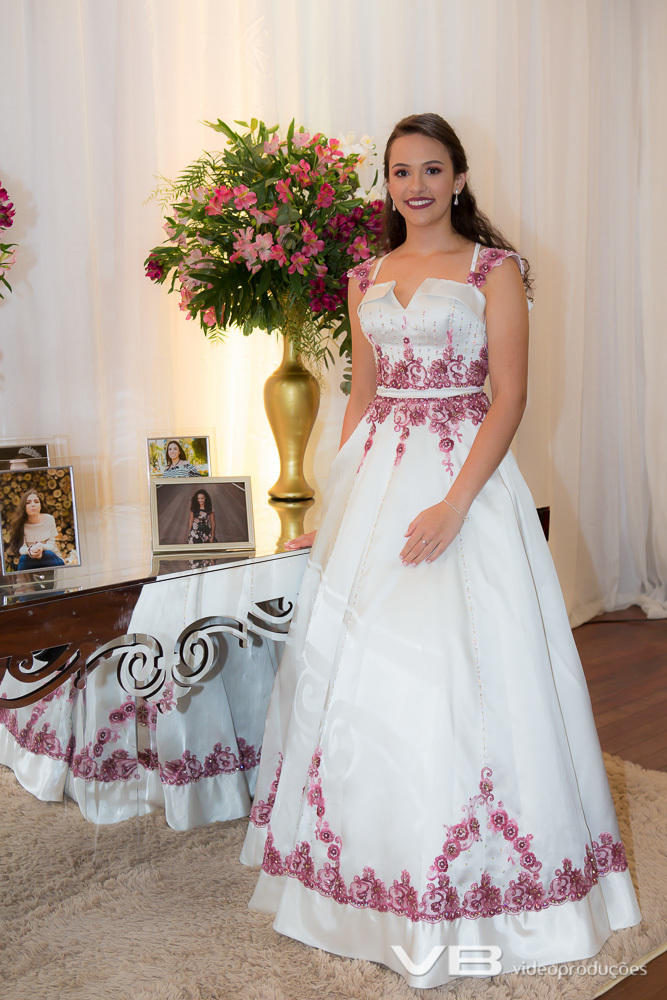 VB Vídeo Produções no Baile de Debutantes da SOAL 2019, em Veranópolis
Ana Paula R. Farina