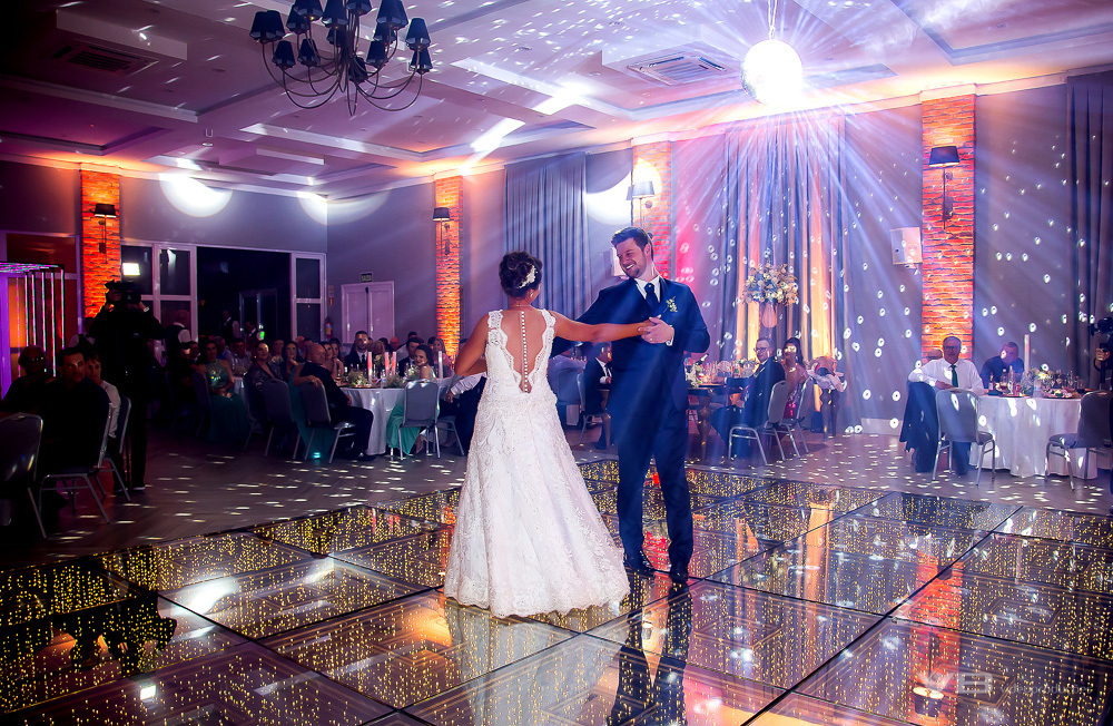 Pista de LED Paris Infinity RGB 3D da VB Vídeo Produções de Veranópolis