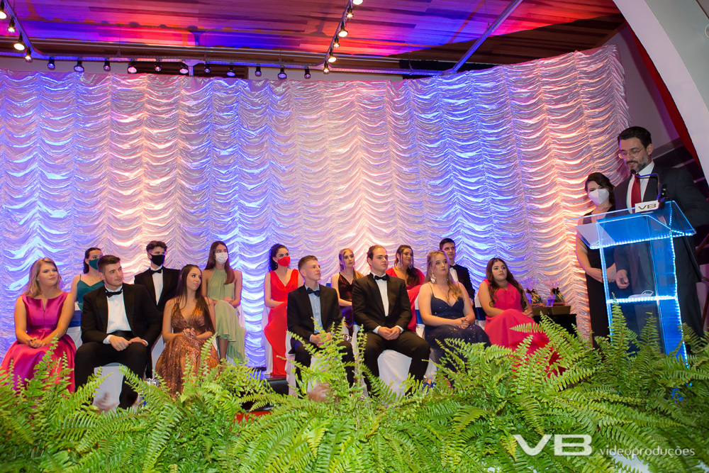 Discurso dos Paraninfos da formatura do Científico do Colégio Regina Coeli